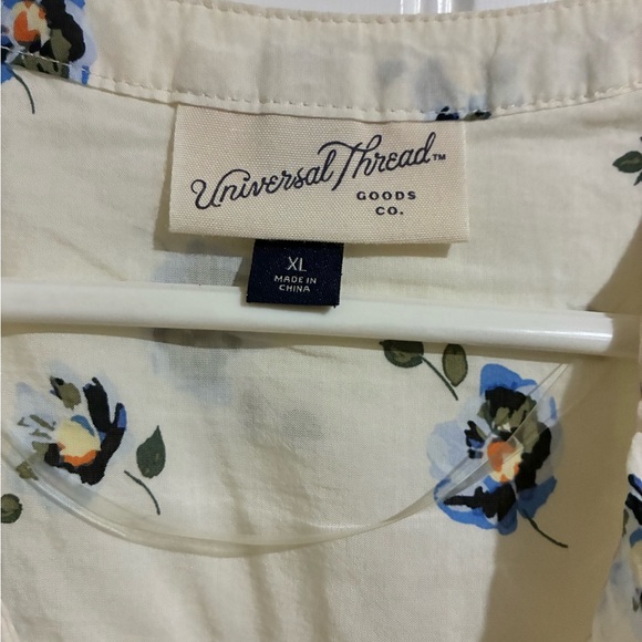 Universal Thread Cream Floral Ruffle Blouse - Picture 3 of 4